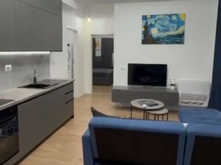 Apartament 2+1 per qera tek kompleksi Mangalem!