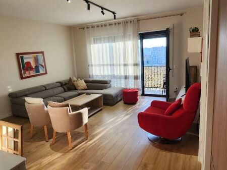 APARTAMENT 2+1 PER QERA TEK PAZARI I RI