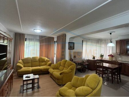 Qera, Apartament 2+1+2, Blloku, Tirane