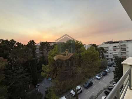 Jepet me qira, Apartament 2+1 në Golem, Durres