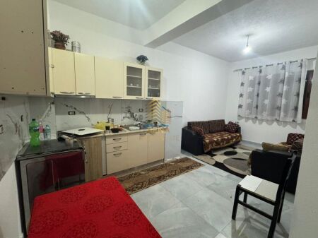 Affitto, Ingresso Privato 1+1, 5 Maggio, 30.000 Lek/mese