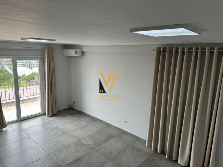 JEPET ZYRE 130 M2 ME QERA TE KOMPLEKSI OLIMPIK 95.000 LEKE