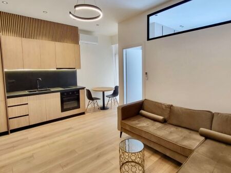 Shitet 1+1 tek Bulevardi i Ri , 120.000€