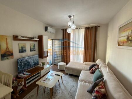 Shitet, Apartament 1+1, Unaza e Re, Tiranë