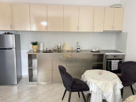 Qira, Hyrje Private 1+1+Post Parkimi, Selite, 40.000 Leke/Muaj