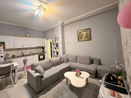 APARTAMENT 2+1 NË SHITJE – FRESKU