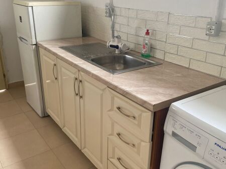 Garsionere 27000leke.Pallati me shigjeta