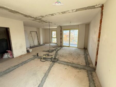 Apartament Per Shitje 2+1+2 Ne Xhamllik (ID B120840) Tirane