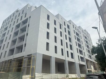 Shitet Apartament 1+1 – Ali Demi, pranë ish-burgut të grave | Tiranë