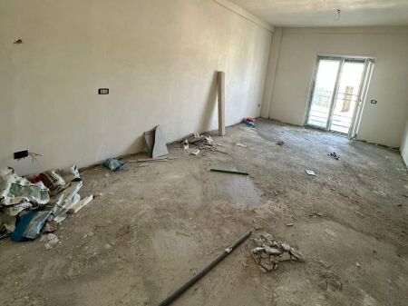 📌 Shitet Apartament 1+1 – Tirana Porta e Re