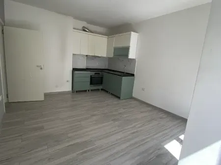 Qera | Apartament 1 + 1 | Rruga 5 Maji | 400 €/muaj