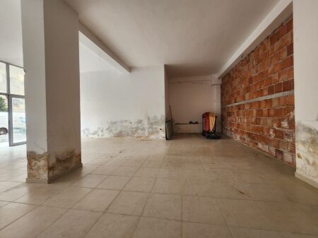 COMMERCIAL SPACE FOR RENT IN FRESK, NEAR 17 SHKURTI SCHOOL!
