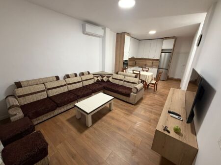 Qera | Shtëpi private 2 + 1 | Shkozë | 450 €/muaj