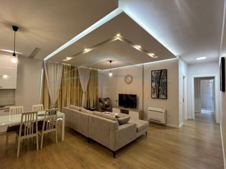 Shitet, Apartament 2+1+2, Liqeni i Thate