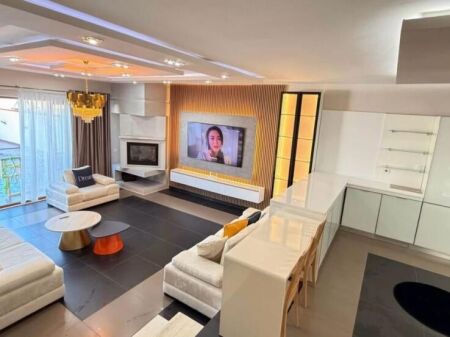 Vilë luksoze me qira te Kodra e Diellit