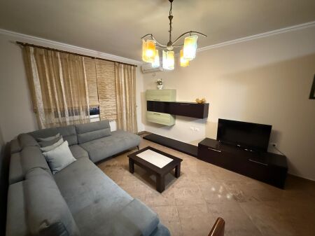 Jepet me qera Apartament 1+1 Rruga Elbasanit