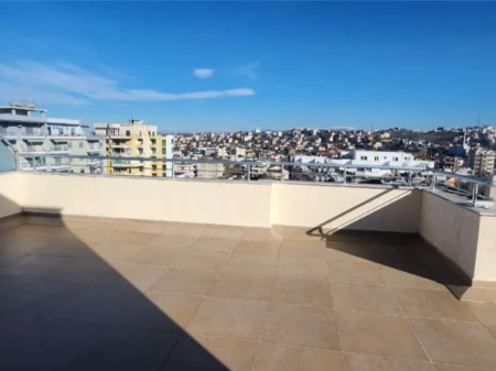 Shiten 2 apartamente ngjitur me Nj-Tj Iliria Plazh Durres