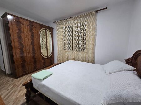 Jepet Me Qera Apartament 1+1+1 Verande