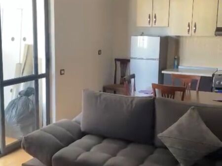 APARTAMENT 2+1 ME QERA - TEK 21 DHJETORI, 60,000 LEKE