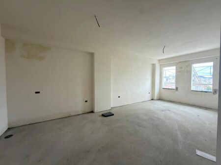 Paskuqan, we sell a 1+1 apartment in a strategic position