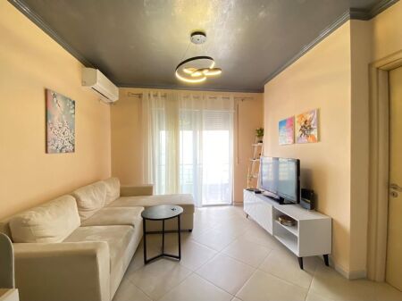 Jepet Apartament me qera ne Qender