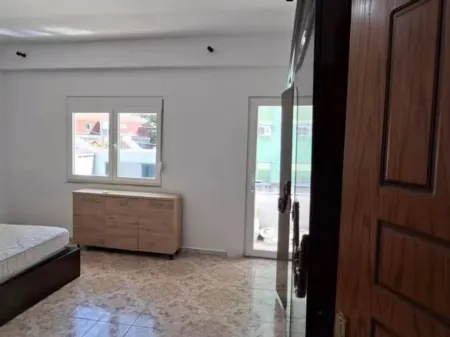 In affitto 1+1 strada di Durrës 450 mila lek