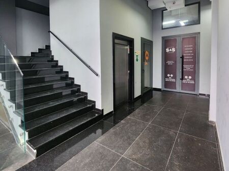 "MYSLYM SHYRI", JEPET ZYRE ME QIRA