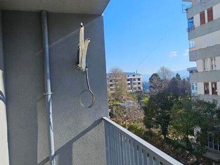 Shitet apartament Pogradec