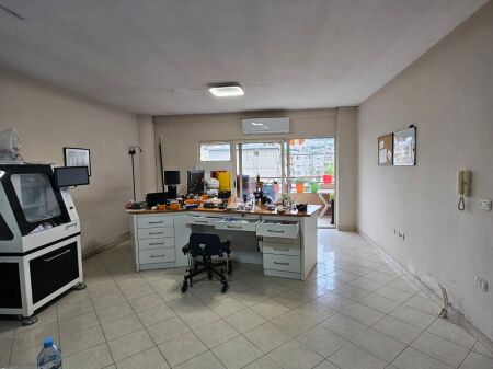 Shitet Apartament 102.5 m² - Pallati me Shigjeta