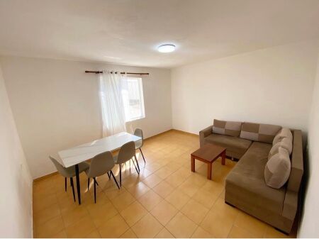 🏡 Jepet me qera apartament 1+1 mbi Tregun Elektrik, Tiranë