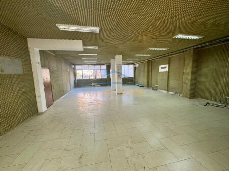 🏢 Super Business Premises 350 m^2 for Rent – Elbasan Street! 🇺🇸