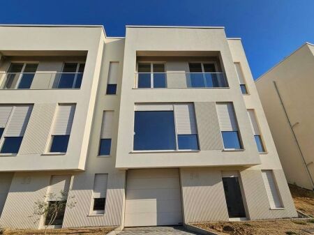 Vile per qira, ABA Rezidence, prane Liqenit te Farkes