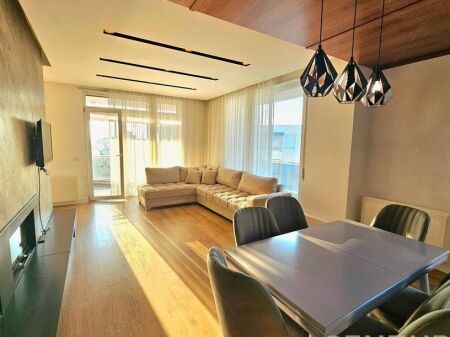 Apartament 3+1+2 + 🅿️ prane Kopshtit Botanik