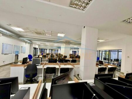 🏢 Super Ambient Biznesi 412 m^2 me Qera te Selvia – Rruga e Dibrës! 🌟