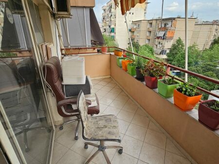 Super Posizione presso il Palazzo con Freccia – 102,5 m², Ideale per Abitazione o Ufficio!