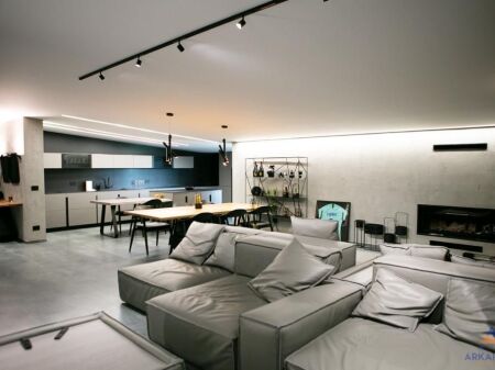 SHITET PENTHOUSE LUKSOZ 3+1+VERANDE+2 POSTE PARKIMI "LIQENI ARTIFICIAL" 850.000 EURO BASHKE ME POSTET E PARKIMIT