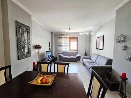 Apartament 2+1+2 me qira te Usluga, stac Trenit