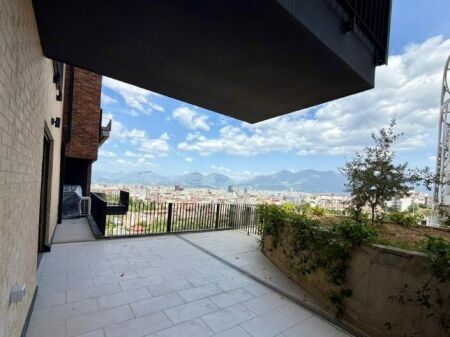 APPARTAMENTO MODERNO 2+1+2+PARCHEGGIO