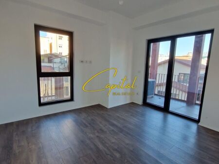 ZYRE ME QIRA 103 M2 GARDEN BUILDING RESIDENCE 120.000 LEKE