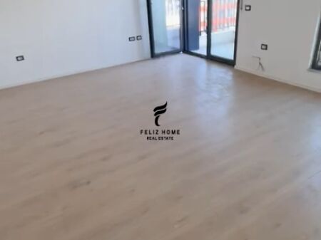 AMBIENT ME QERA 65.5M2 BULEVARDI RI 60.000 LEKE FH-70079