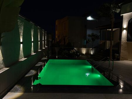 Shitje | Vilë 10 + 1 | Liqeni i Thatë | 2.000.000 €