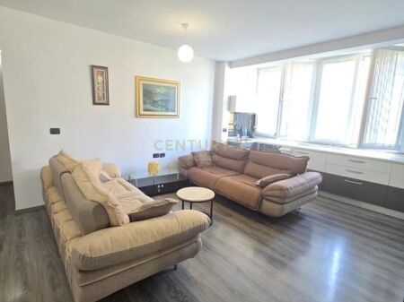 In vendita 2+1 vicino al campo di aviazione