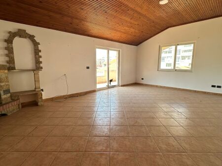 VILE ME QERA 3 KATESHE KOMUNA PARISIT 2.500 EURO FH-69973