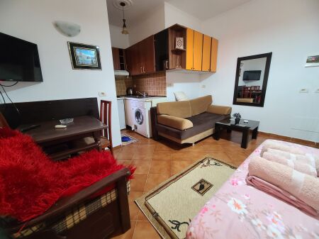 Garsonier  vetem 7min me bulevardin e Ri .internet i kompletuar  