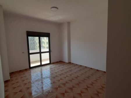 SHITET APARTAMENT 2+1+ 2 TUALETE +BALLKON GOLEM PRAN BONITA 2