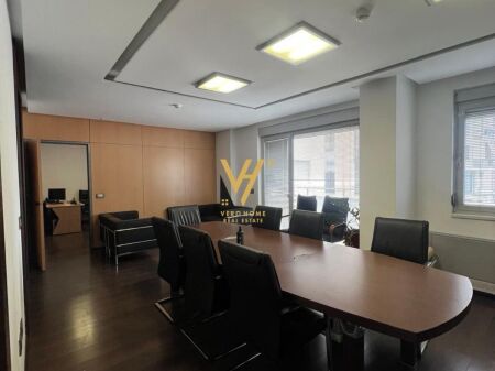 UFFICIO 116 M2 IN AFFITTO A BLLOK 2.000 EURO