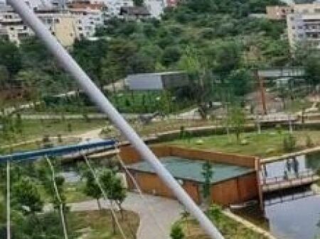 Jepet me qera  ambient komercial -(800 m2) KATI 0