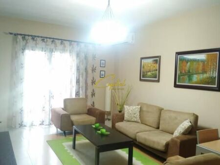 APARTAMENT ME QIRA 2+1 ISH TREGU ELEKTRIK 45.000 LEKE
