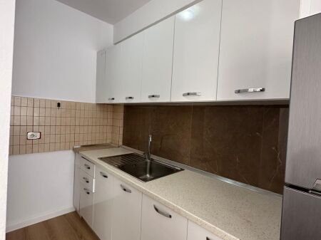 SHITET APARTAMENT 1+1 ISH PARKU