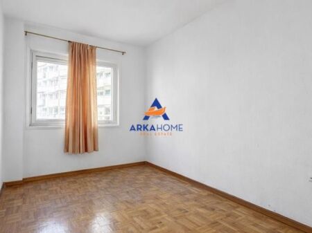 SHITET APARTAMENT 1+1 "MYSLYM SHYRI" 13.000.000 LEKE